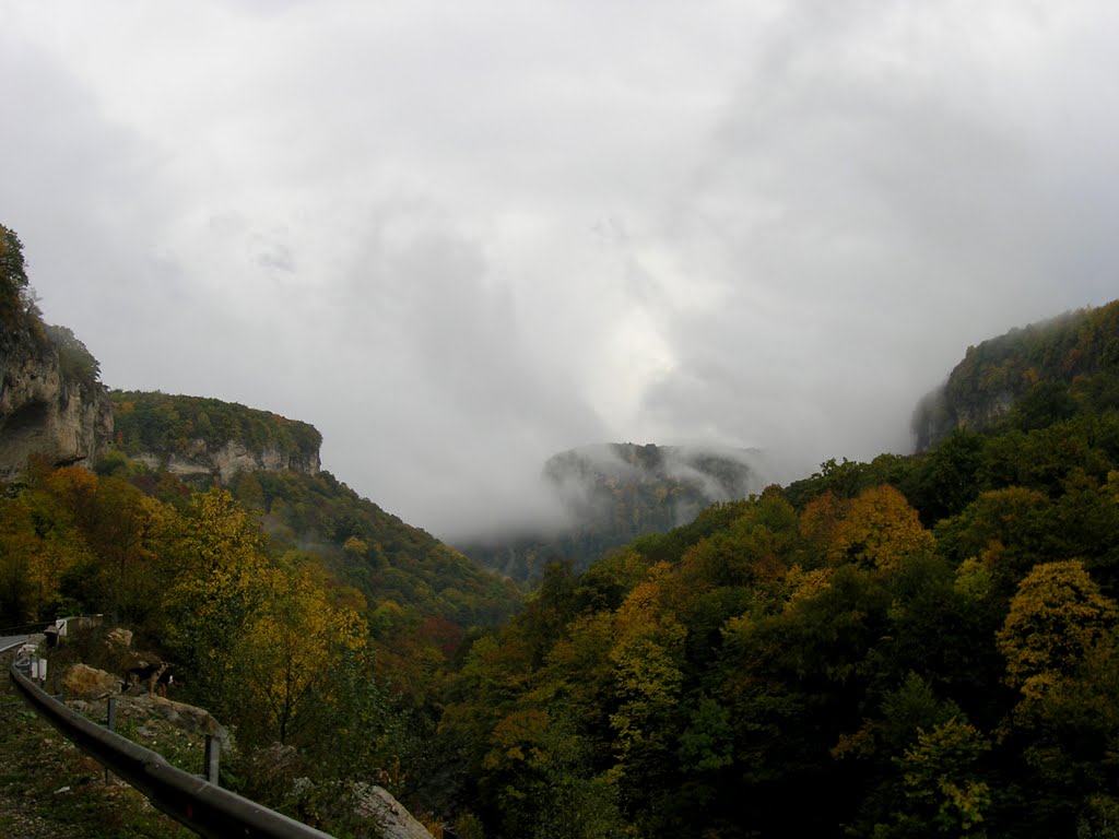 Горы в облаках (Mountains in clouds)