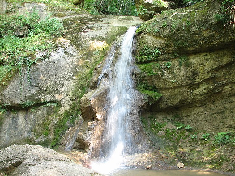 Водопад на ручье Мешоко (Waterfall on the river Mishoko)