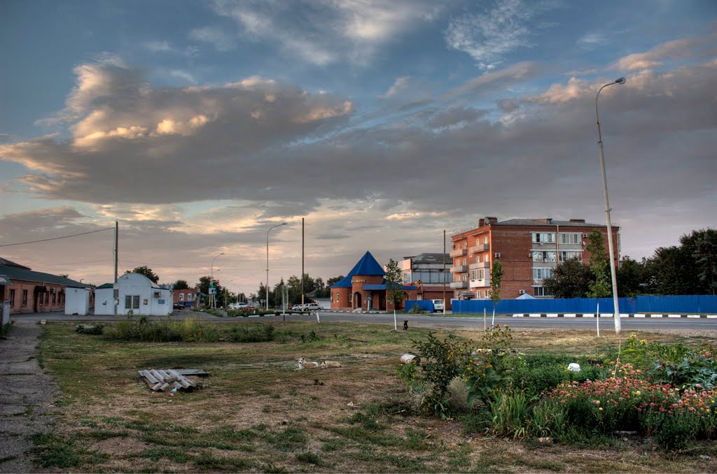 Каневская, посёлок Нефтяники, вечер - 25.07.2010 г.
