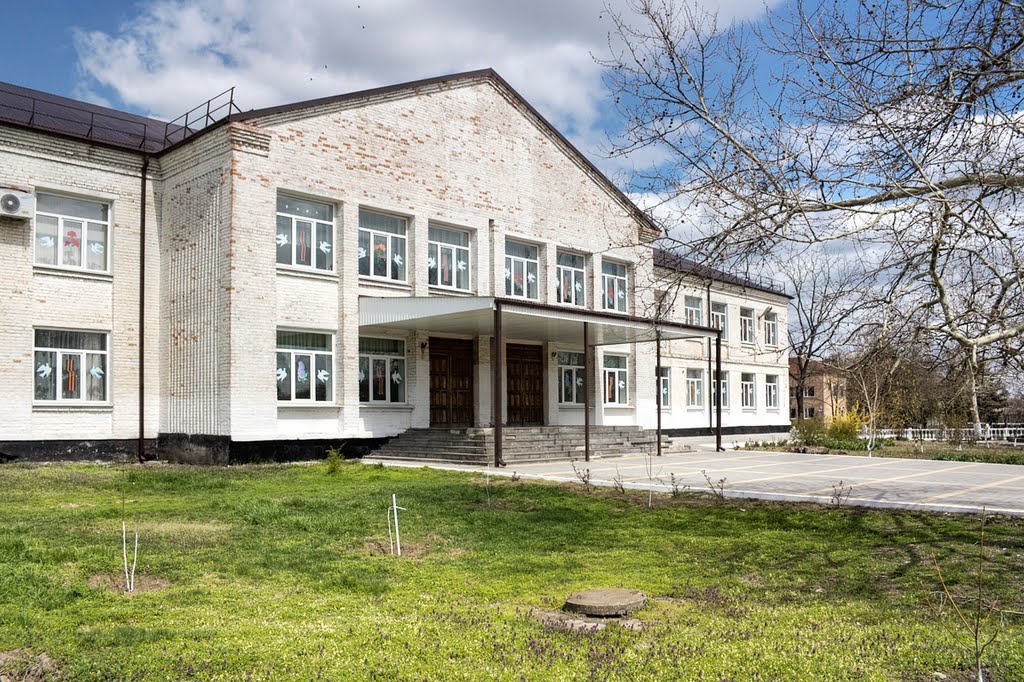 Каневская. Школа №1. 2011.04.24