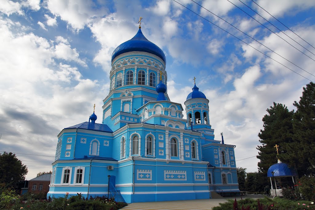 Свято-Покровский храм станицы Каневской (сентябрь 2012 года)