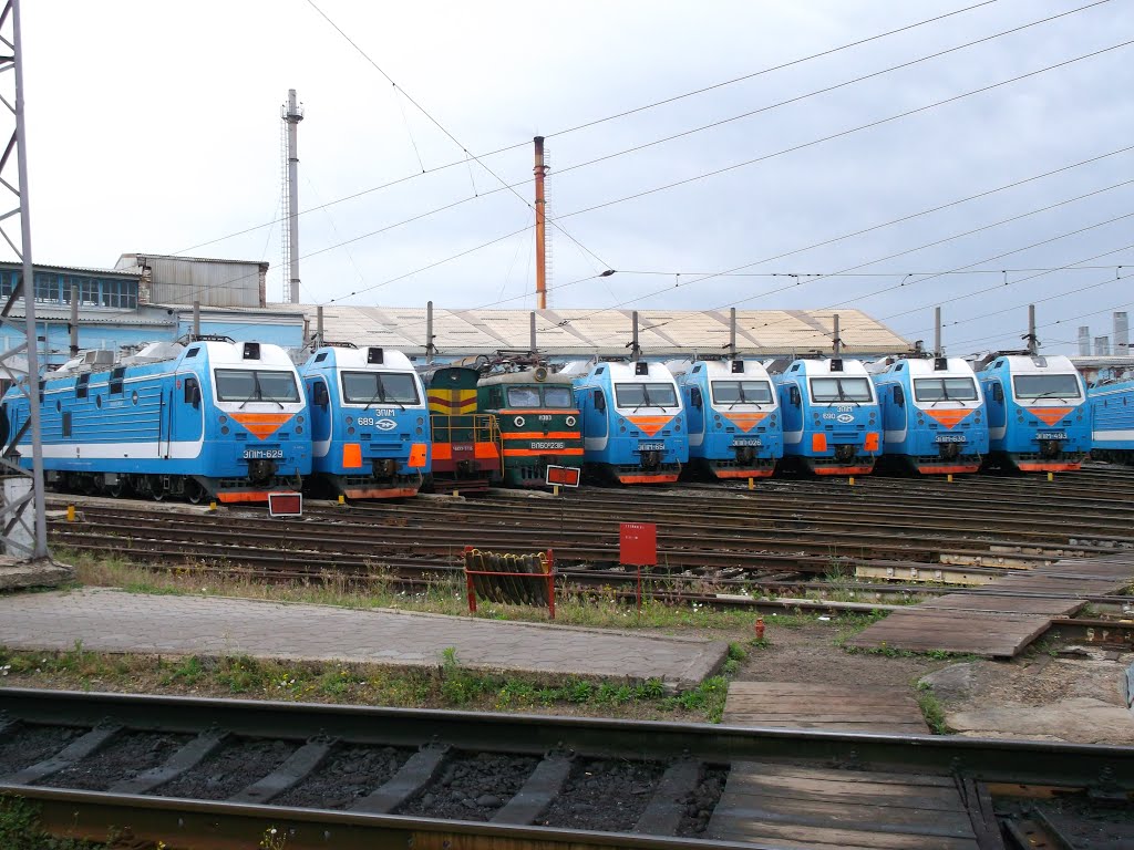 The locomotive depot / Station Kavkazskaya / Локомотивное депо ТЧЭ-8 "Кавказская"