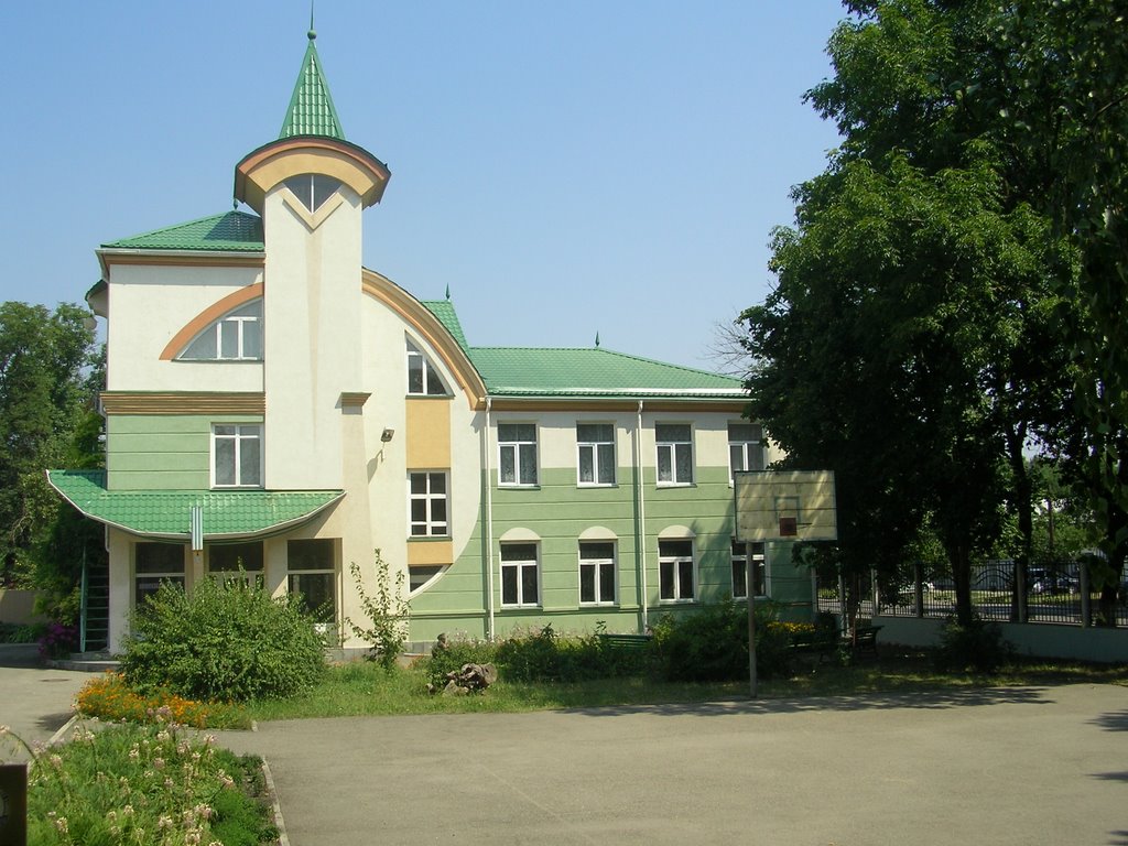Lecee No. 34 (educational building)