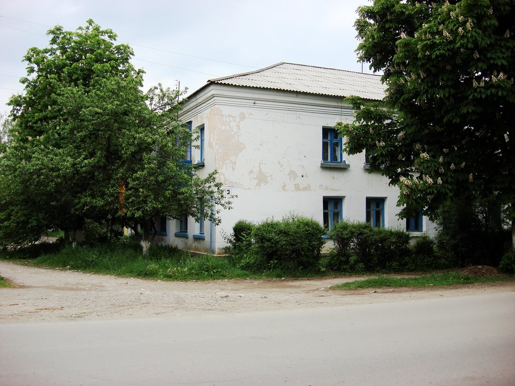 ул.Боженко,3