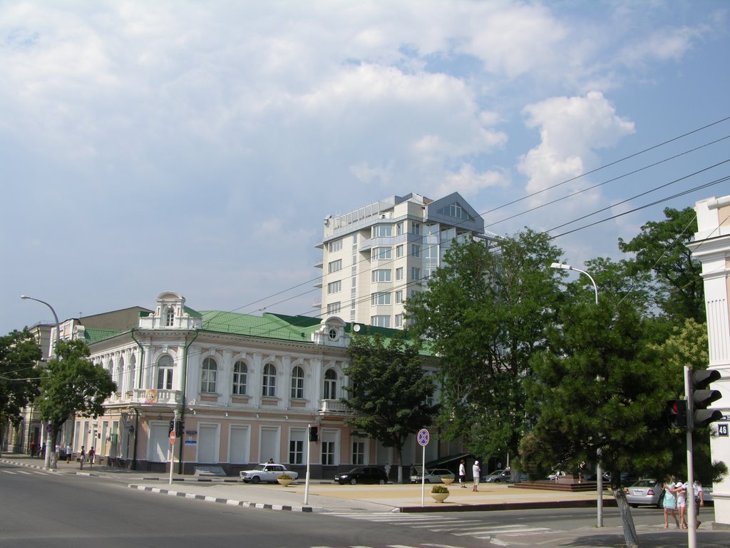 На перекрёстке (ул. Советов)