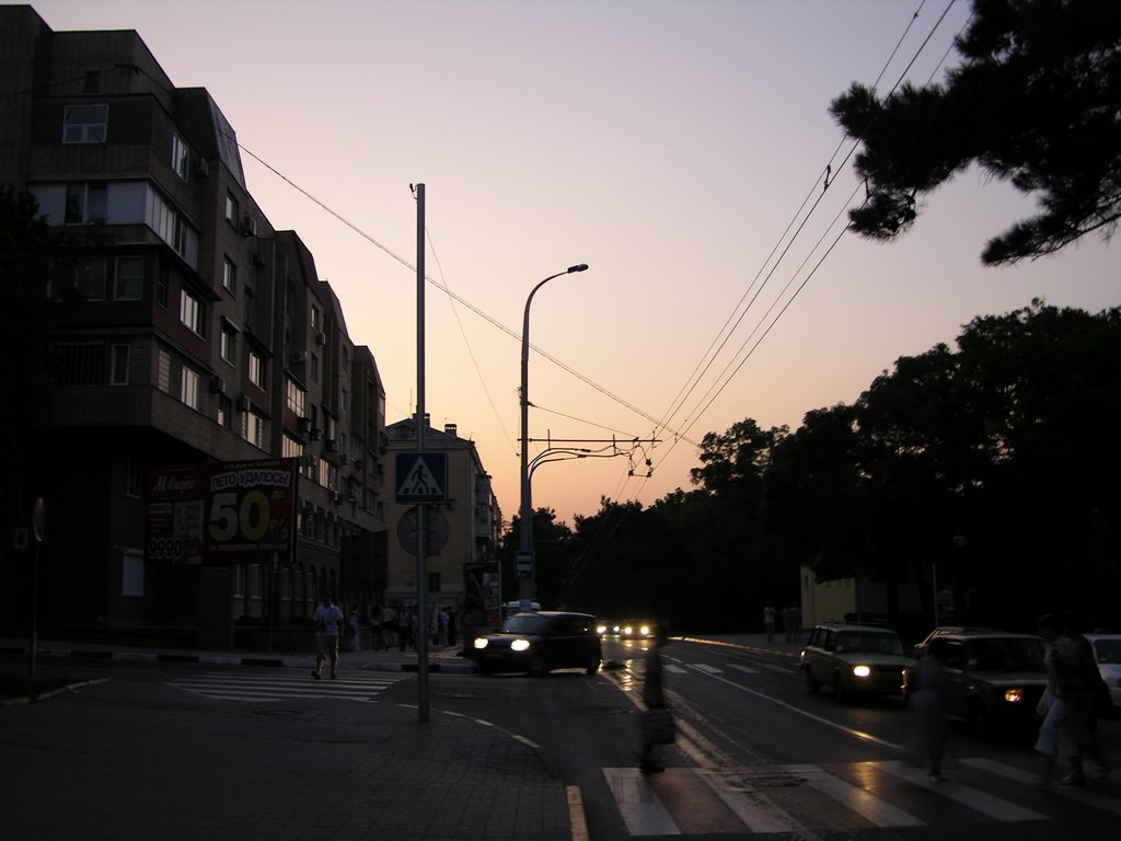 Sunset / Закат на остановке - бывший кинотеатр "Смена"