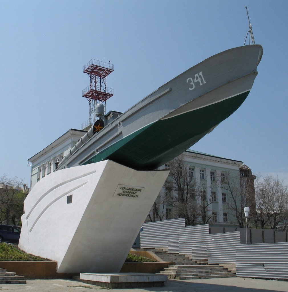 Monument to Black sea man-of-wars men