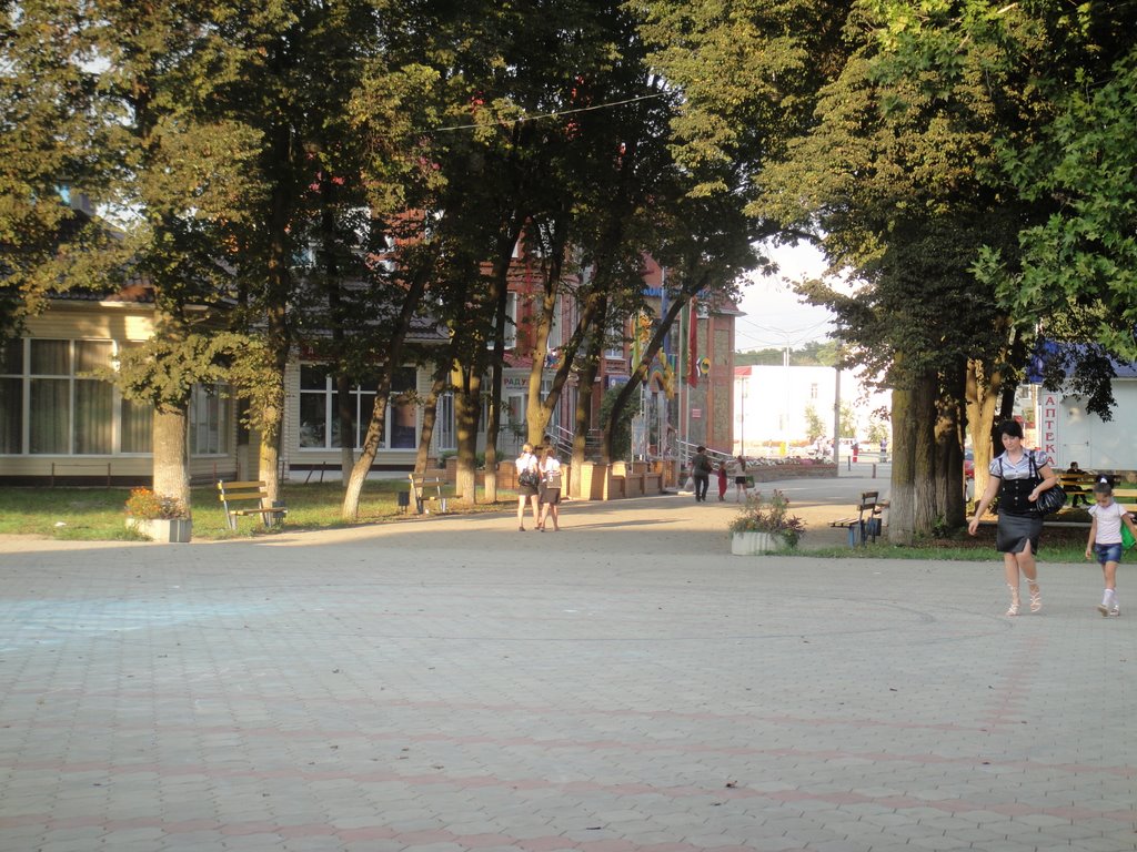 Площадь перед домом культуры