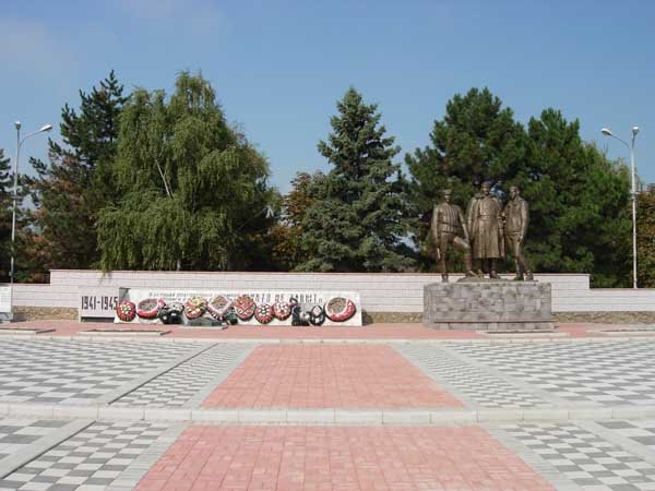 Мемориал памяти погибшим станичникам.II Мировая,Афганистан,Чечня...