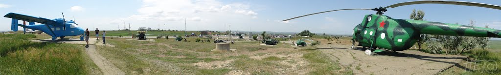2014.06.08 | Ан-14 «Пчёлка», Вертолёт Ми-4. Музей «Военная горка» (панорама)
