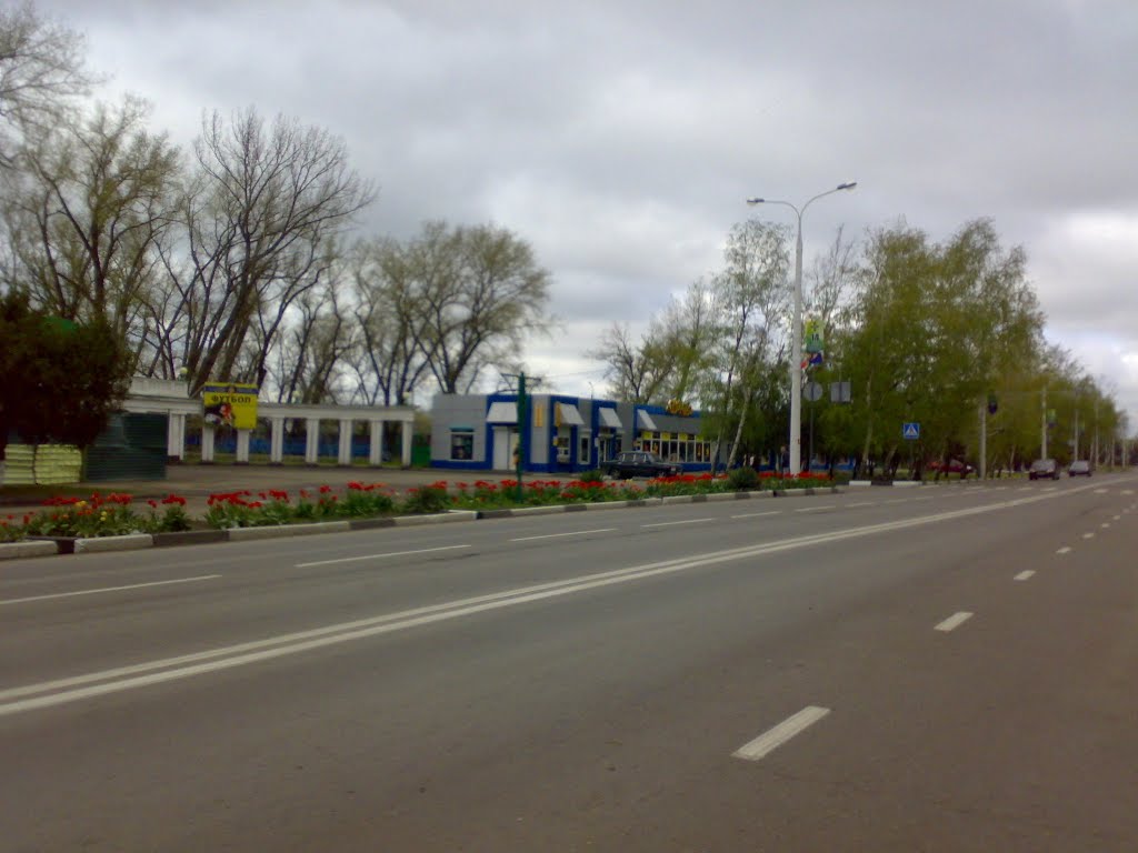ул.Октябрьская, р-он стадиона "Труд".Тихорецк. 1 Мая. 2011г.