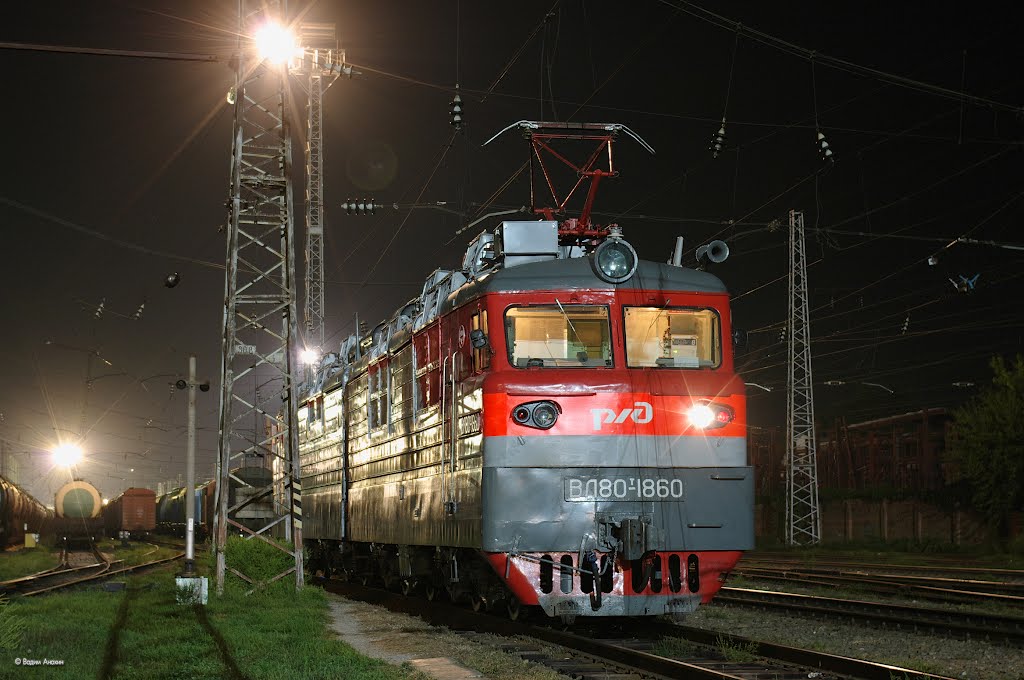 Electric locomotive VL80T-1860 on station Tikhoretckaya