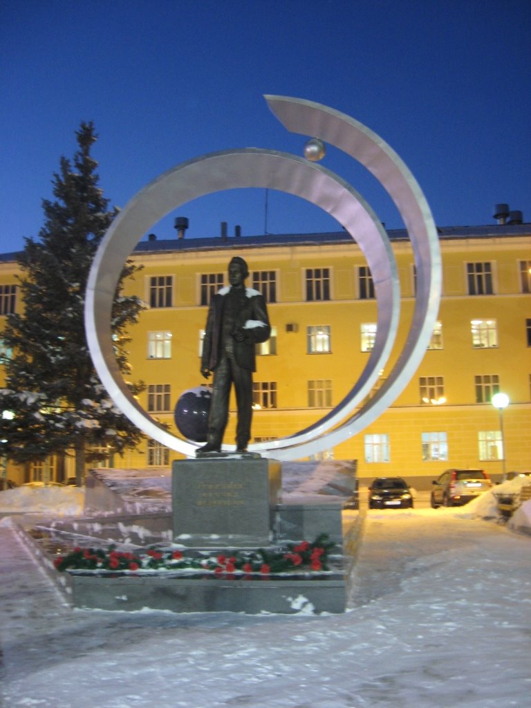 памятник М.Ф.Решетневу