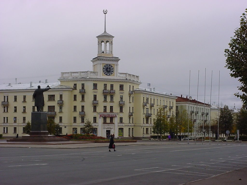 Башня на площади Ленина
