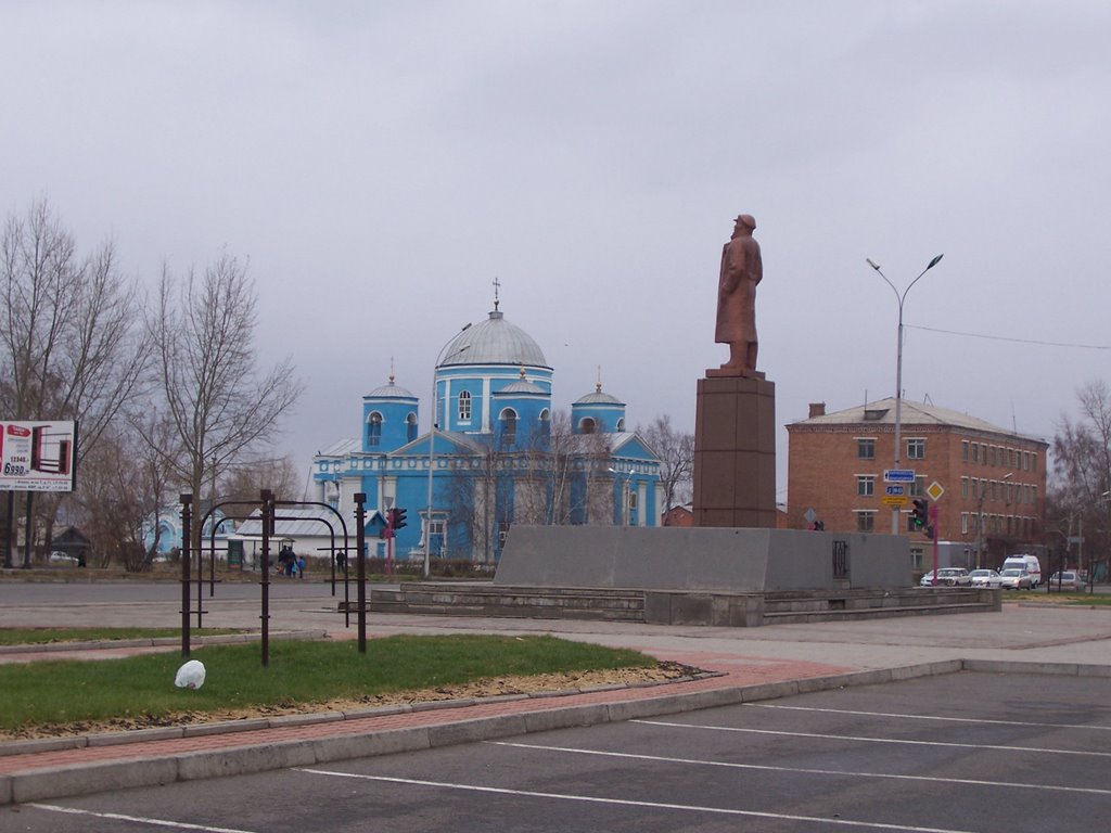 Вид на Ленина и церковь