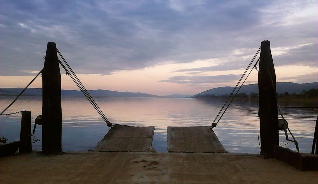 Step into the landscape. Angara River. Ferry. Трамплин в пейзаж.