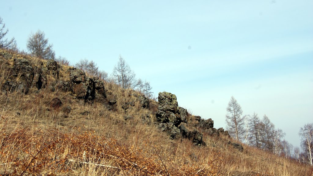 камни
