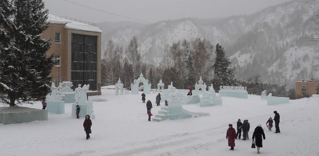 Ледяной городок в Дивногорске.