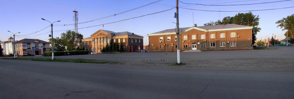 В центре Емельяново.