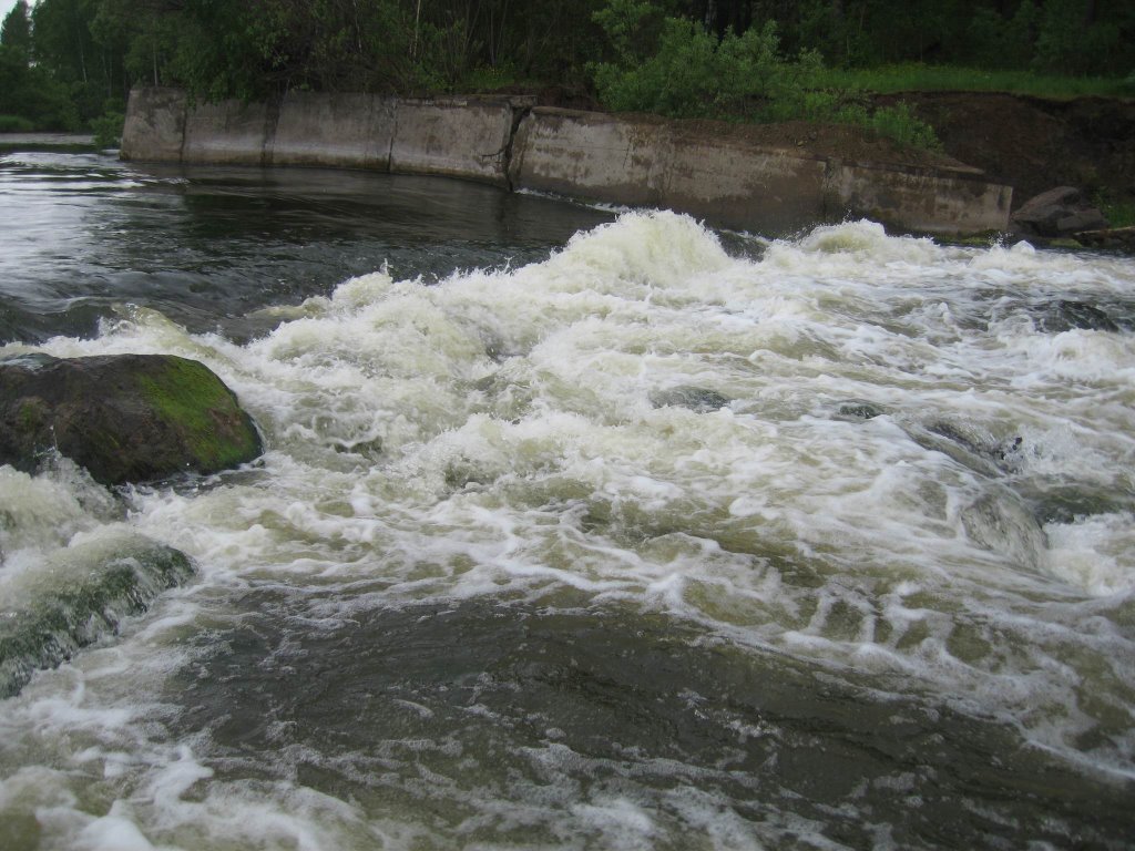 Rapids on the Rybnaya river