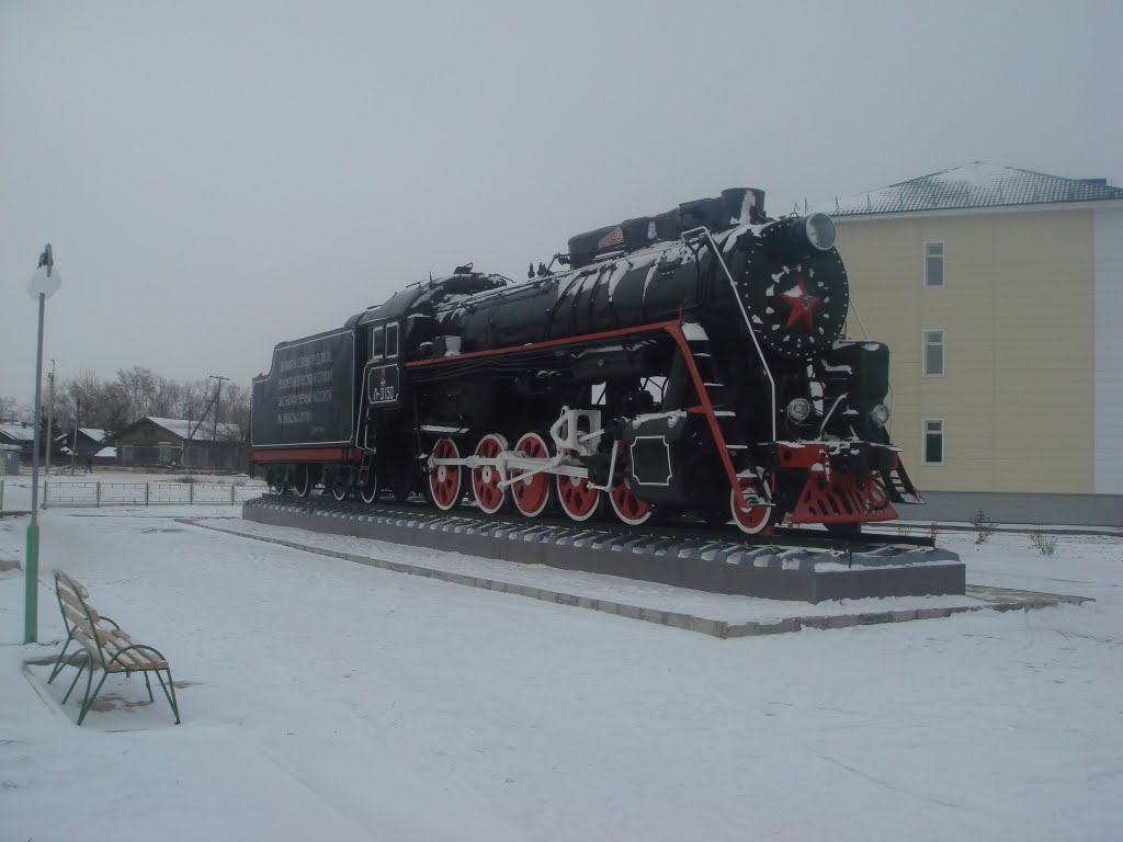 Паровоз - памятник Л-3150 на ст. Ужур