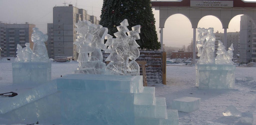 строительство ледяного городка в Кодинске.