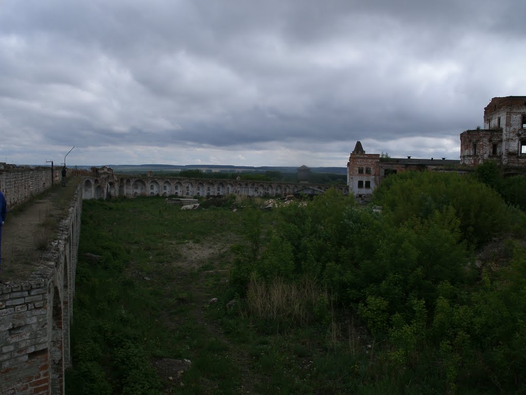 Стена монастыря
