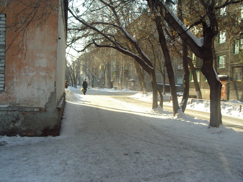 2005 Курган. Во дворе улицы Дзержинского / Kurgan. Outside Dzerzhinsky st.