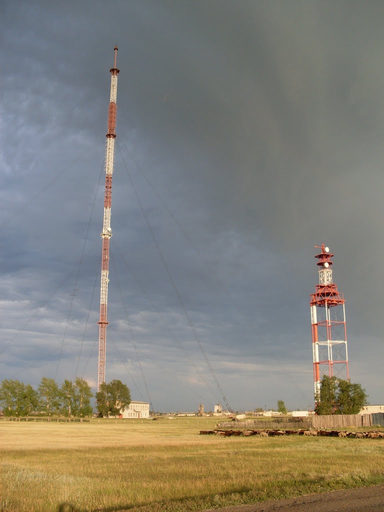 Две "телевышки" (Two towers)