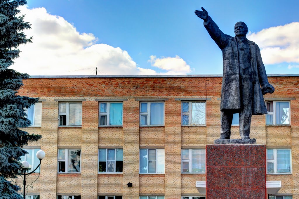 Lenin vor dem Rathaus