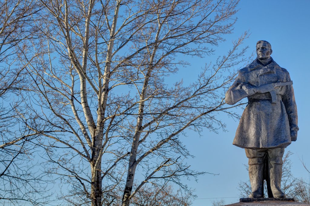 Soldatendenkmal neben dem Sportkomplex