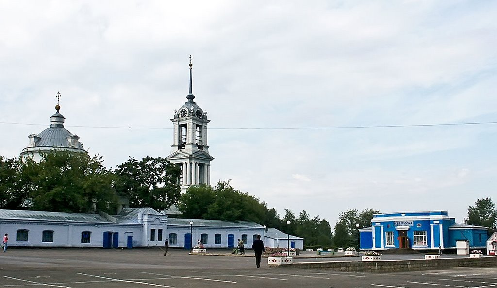 На площади в Задонске