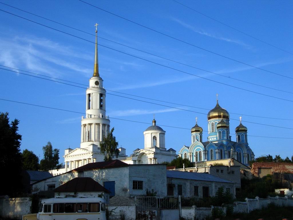 Вид на Монастырь со стороны Парка