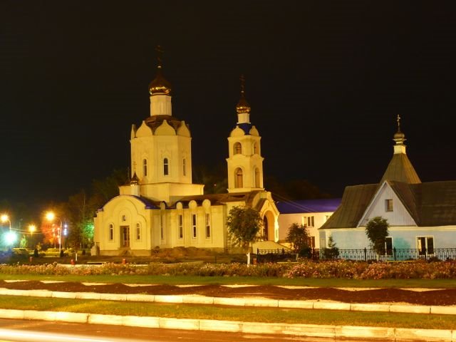 Церковь ночью