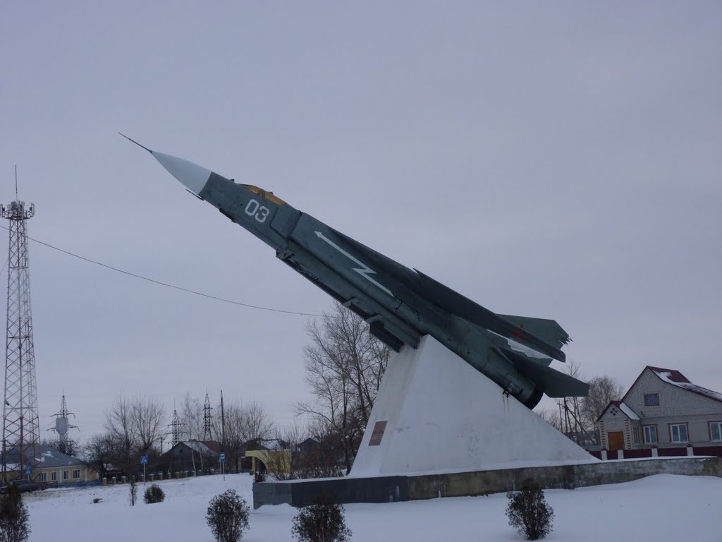Памятник авиаторам в Хлевном.