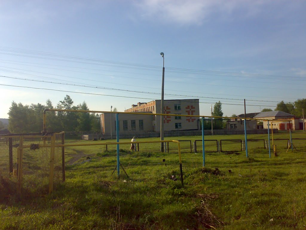 Физкультурный двор школы.