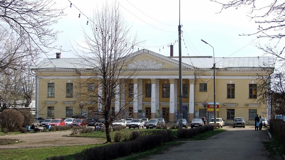 Просто я живу на улице Ленина...