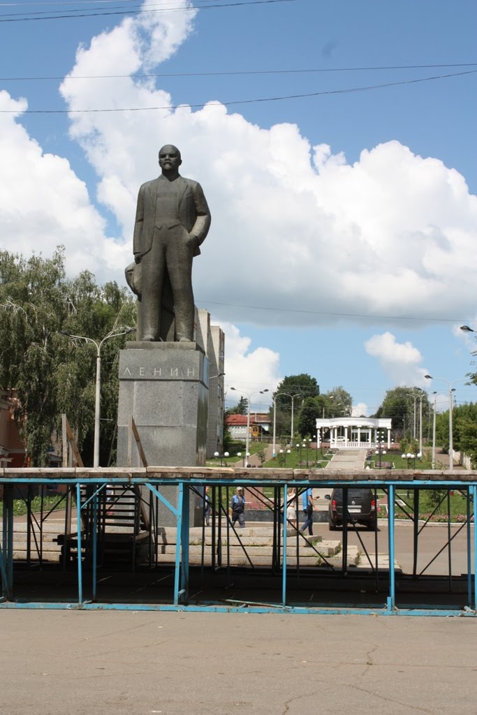 Памятник В.И.Ленину