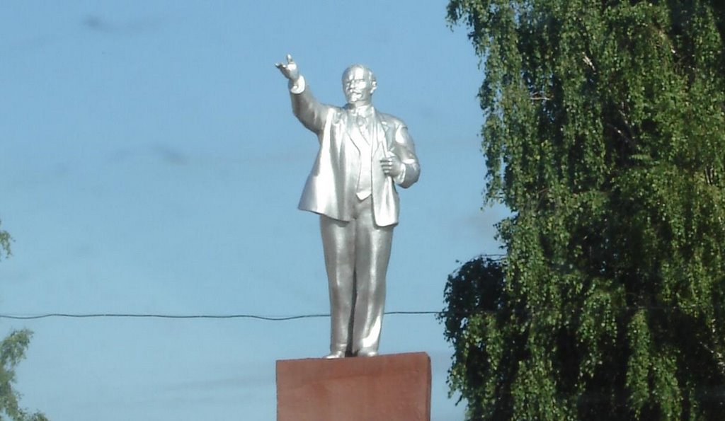 monument Lenin
