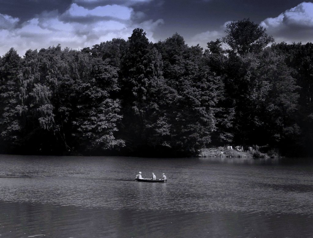 Лодка на реке (The boat in the river)
