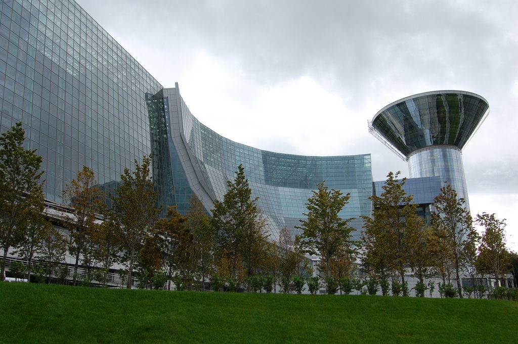 Дом Правительства Московской области со стороны реки / House of Moscow region government near Moscow-River