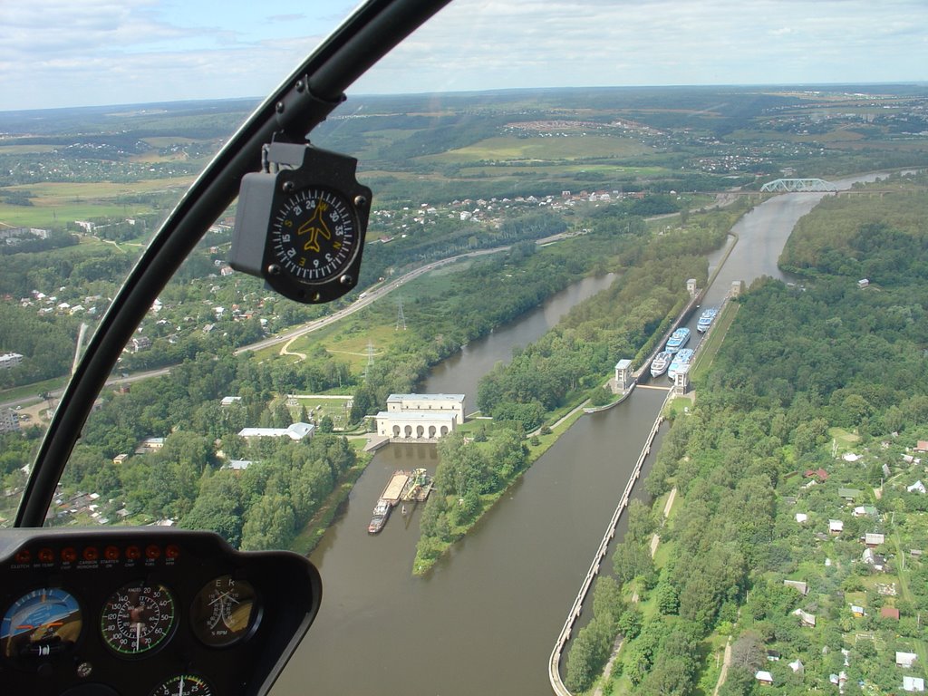Шлюз на канале им. Москвы в районе Деденево