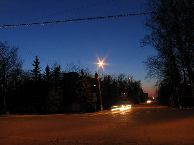 Улица Клубная. Летняя ночь.