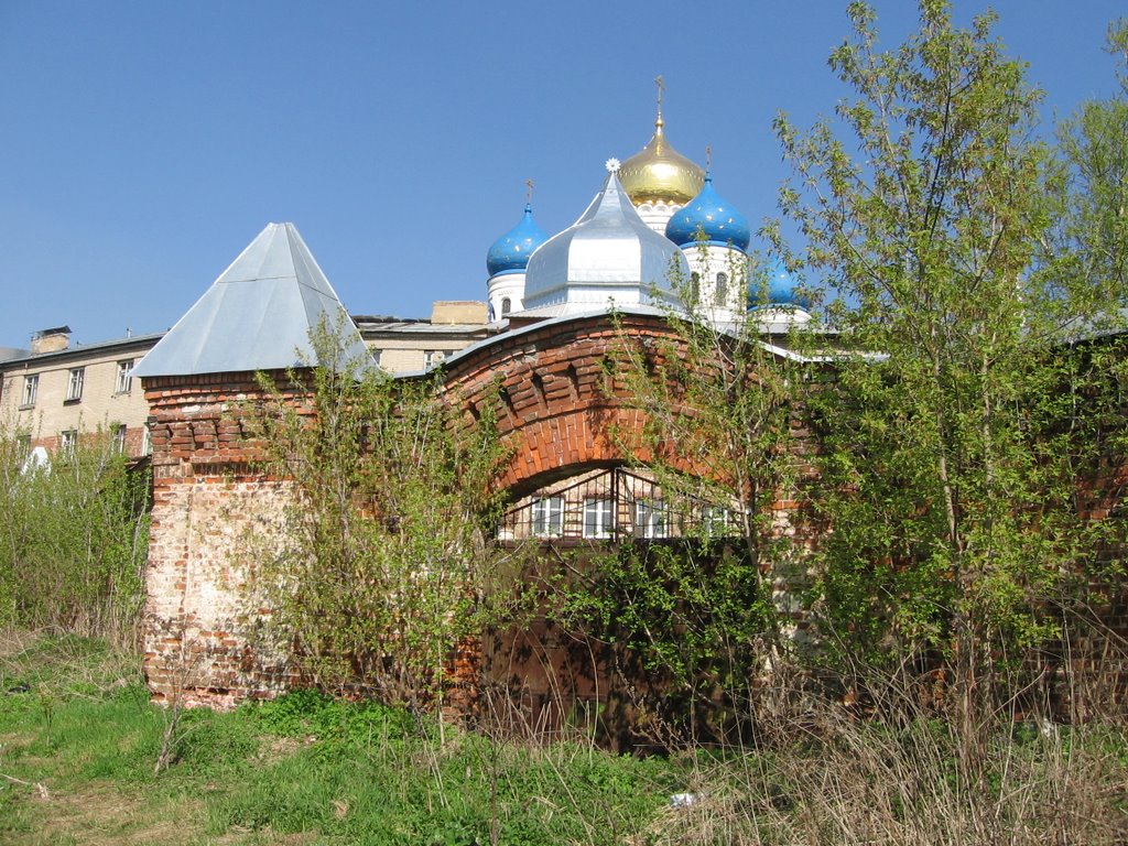 НЕ парадный вход.