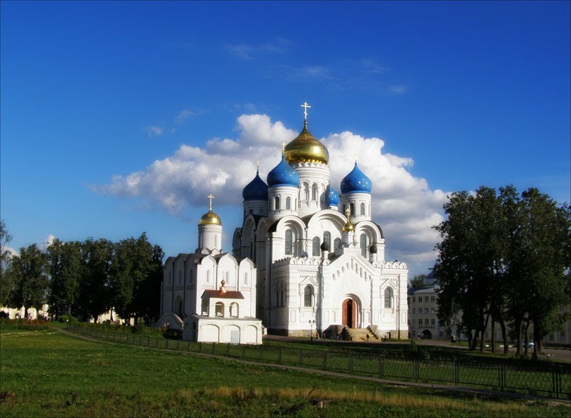 Спасо Преображенский собор и Никольская церковь
