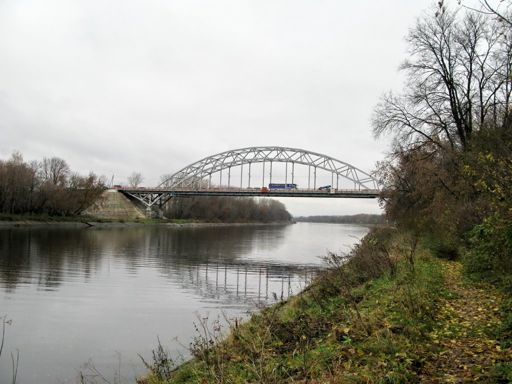 Bridge across Chanel naned by Moscow