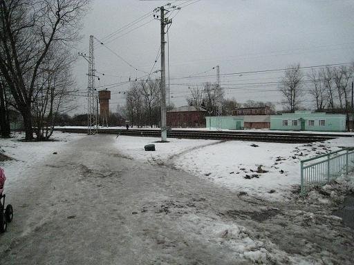 у станции