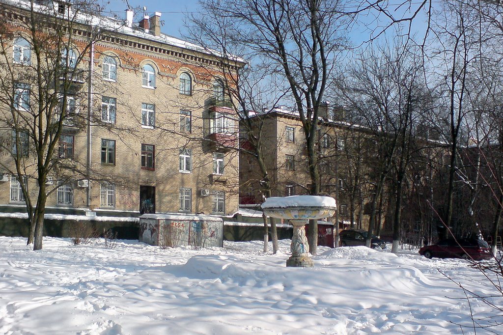 Во дворе ул.Ломоносова