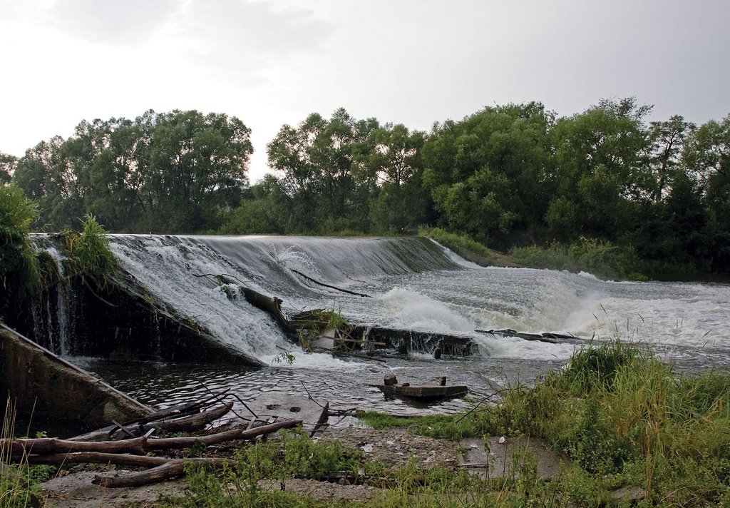 Dam on the Osyotr river / Zaraysk, Russia