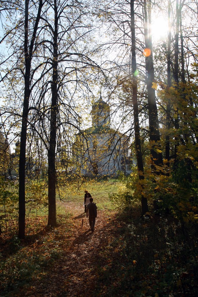 Успенский собор что на Городке (1396—1399) является наиболее древним из сохранившихся храмов Москвы и области